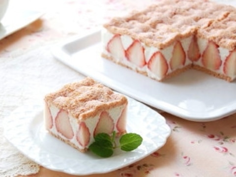 苺とホワイトチョコのスクエアケーキ【No.184】